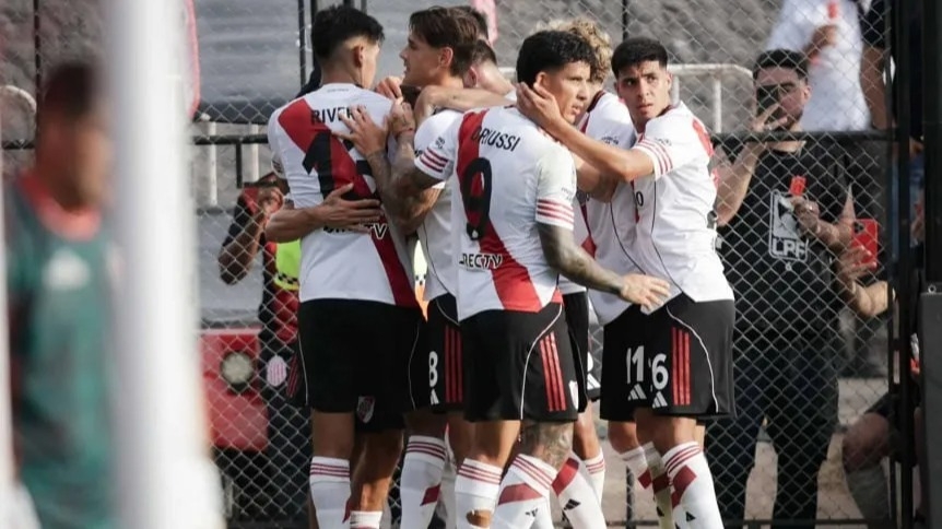 Montiel le dio el triunfo a River en un debut trabado ante Barracas Central