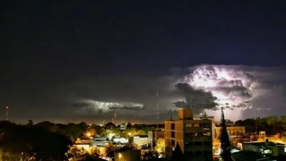 Noche de alerta: refuerzan la advertencia por fuertes tormentas y frío en San Juan