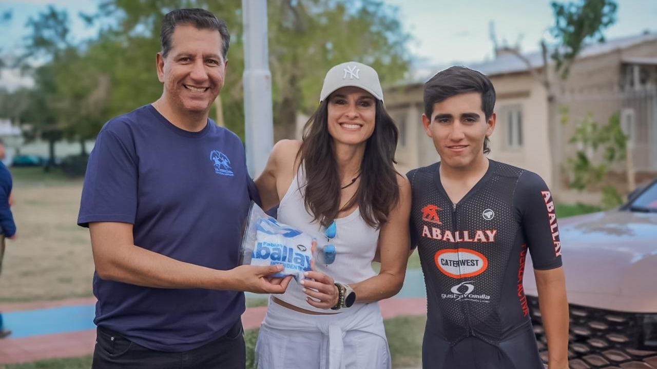 Gabriela Sabatini llegó a San Juan y acompañó a un ciclista de la Vuelta a San Juan