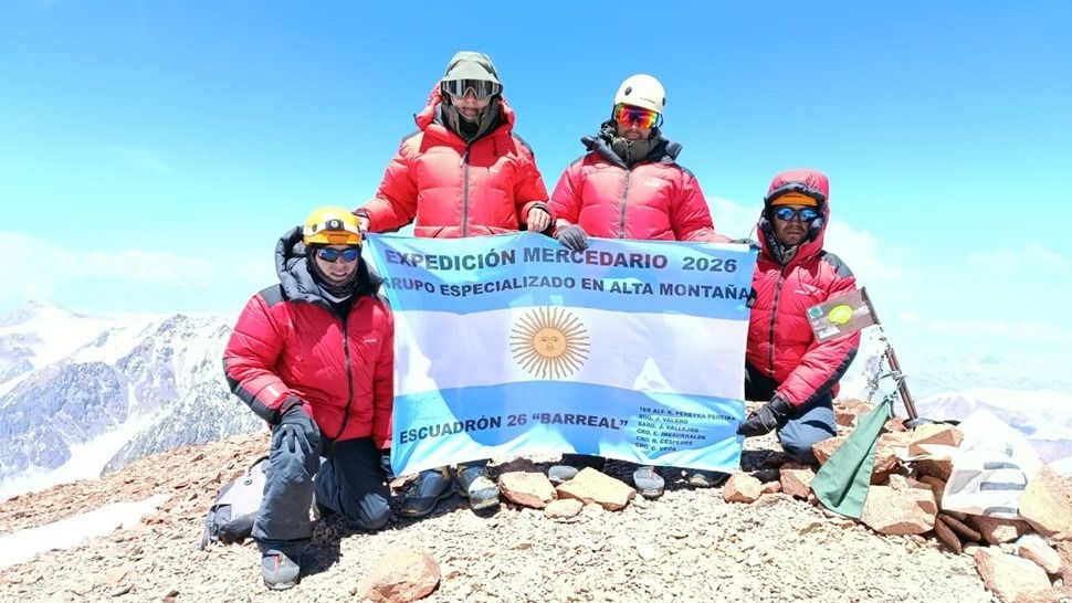 Gendarmes del Escuadrón 26 Barreal hicieron cima en el Cerro Mercedario
