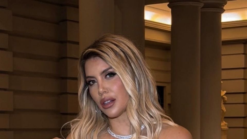 La bikini roja de Wanda Nara: precio y detalles del diseño brasileño