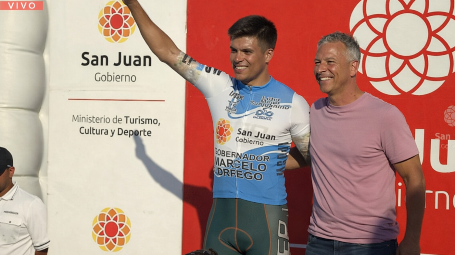 Leonardo Cobarrubia ganó la etapa y festejó para la SEP en Rivadavia 