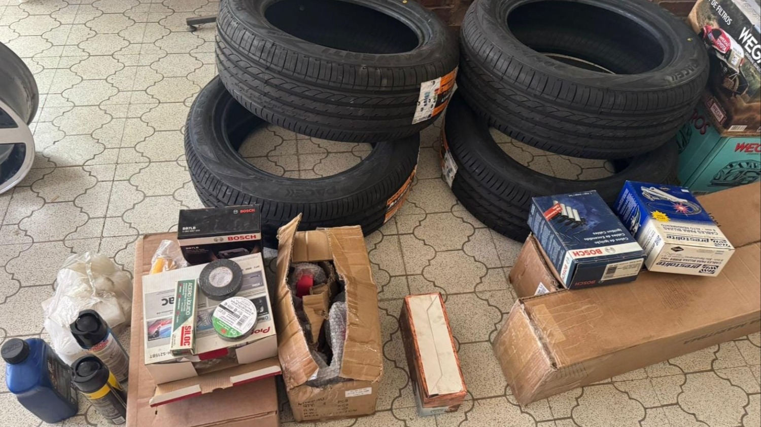 Descubrieron el robo de mercadería de un lubricentro tras un allanamiento