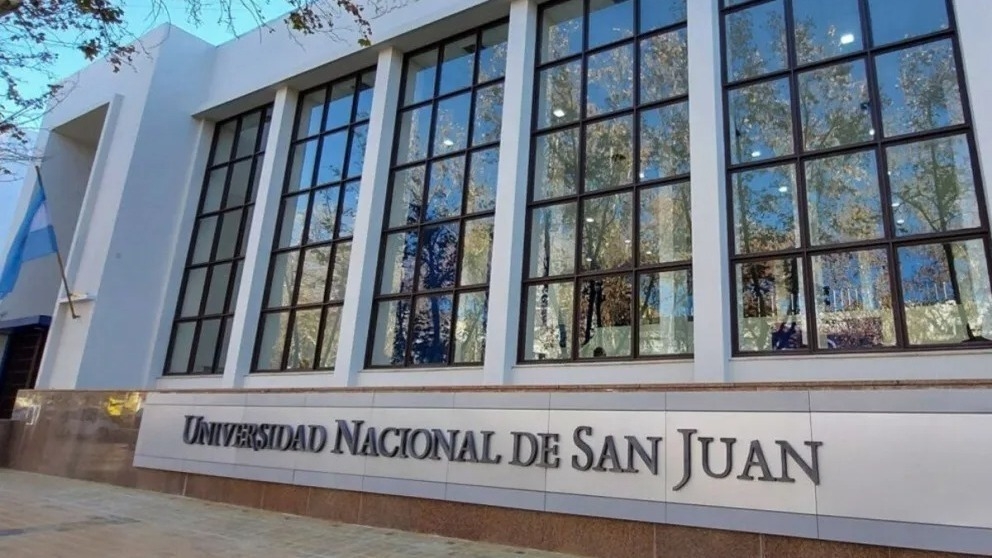 Entregaron 11 motos decomisadas a la UNSJ: para qué proyecto será