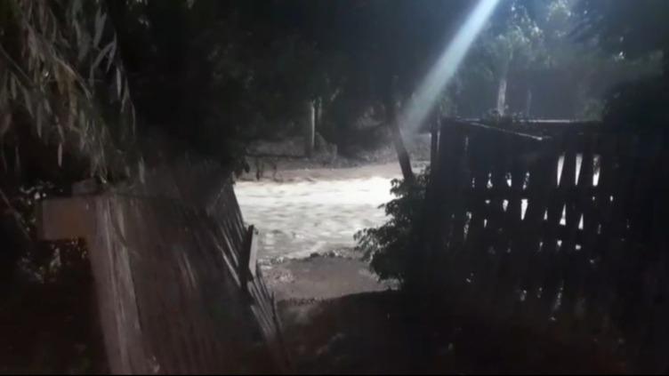 Temporal en Ullum: más de 30 familias afectadas por crecidas e inundaciones