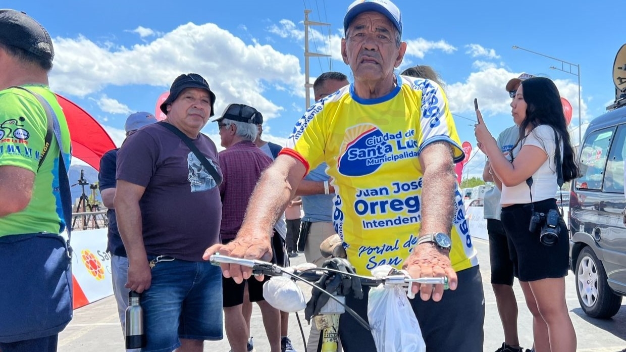Nereo Zárate, el abuelo de 80 años que emocionó a todos en la Vuelta a San Juan
