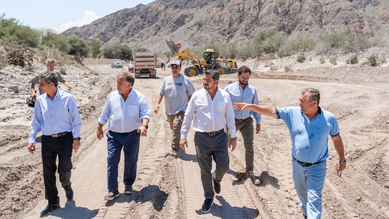 Orrego recorrió Zonda y Ullum tras el temporal y supervisó las obras viales