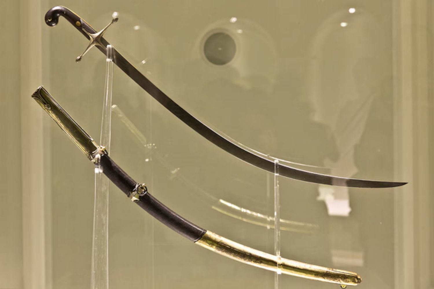  Continúa la discordia por el traslado del sable corvo de San Martín