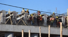 En San Juan una ley en la obra pública evitaría que 10.000 obreros pierdan el trabajo