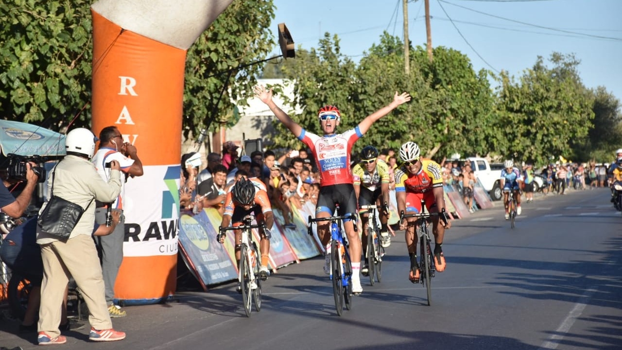 El "Gringo" Contreras inscribió su nombre entre los ganadores de la temporada