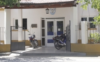 Un chico murió en un accidente entre una moto y una camioneta