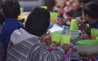 Avanzan con un plan para sumar un millón de chicos a la AUH