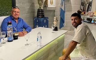 El "Kun" estuvo con el sanjuanino “Chiqui” Tapia y confirmó que irá a Qatar