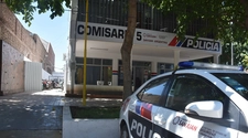 Investigan a dos policías de San Juan por supuesto robo de dinero