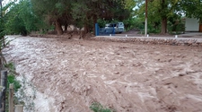 Las fuertes lluvias ocasionaron una creciente en Rta 149 y peligra el acceso al parque El Leoncito