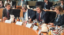 El gobernador de San Juan continúa buscando inversiones mineras en Alemania