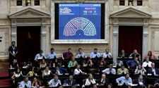 Duro golpe al gobierno de Milei: la ley Ómnibus volvió a comisión