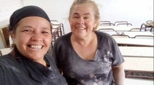 Dos porteras de Chimbas compraron pintura y renovaron una escuela