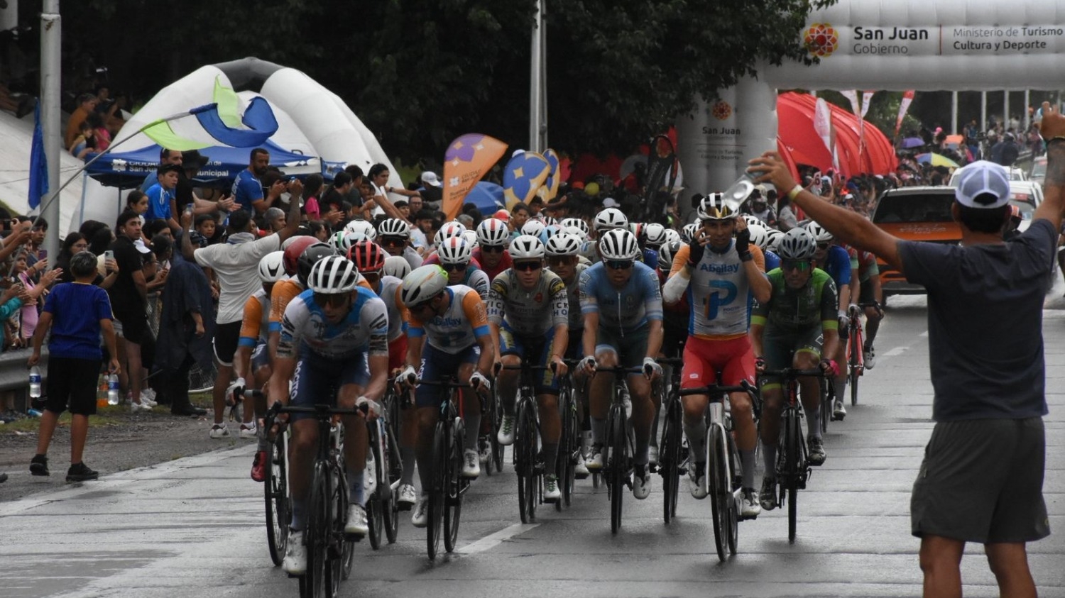 La Vuelta a San Juan define su campeón en la última etapa por Circunvalación