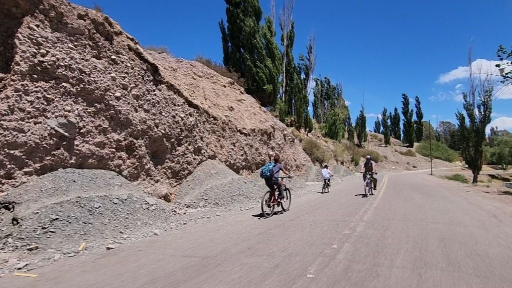 A casi un año del reclamo, la vereda en la 149 sigue bloqueada