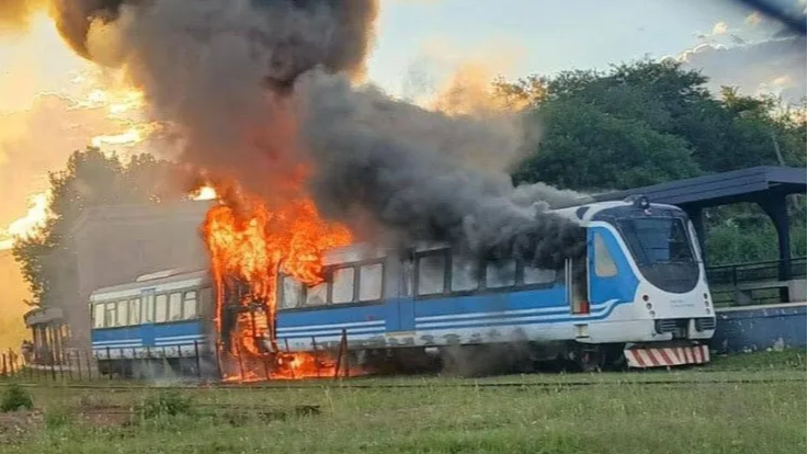 Se incendió un tren en Córdoba con más de 100 pasajeros a bordo