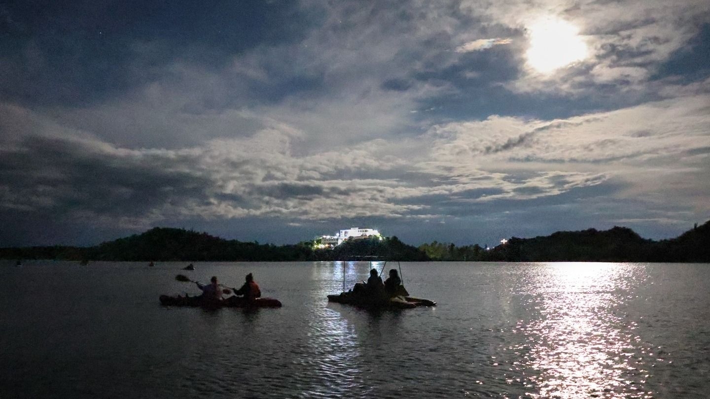 Luna llena en el dique: Valle Fértil vivió una experiencia inédita