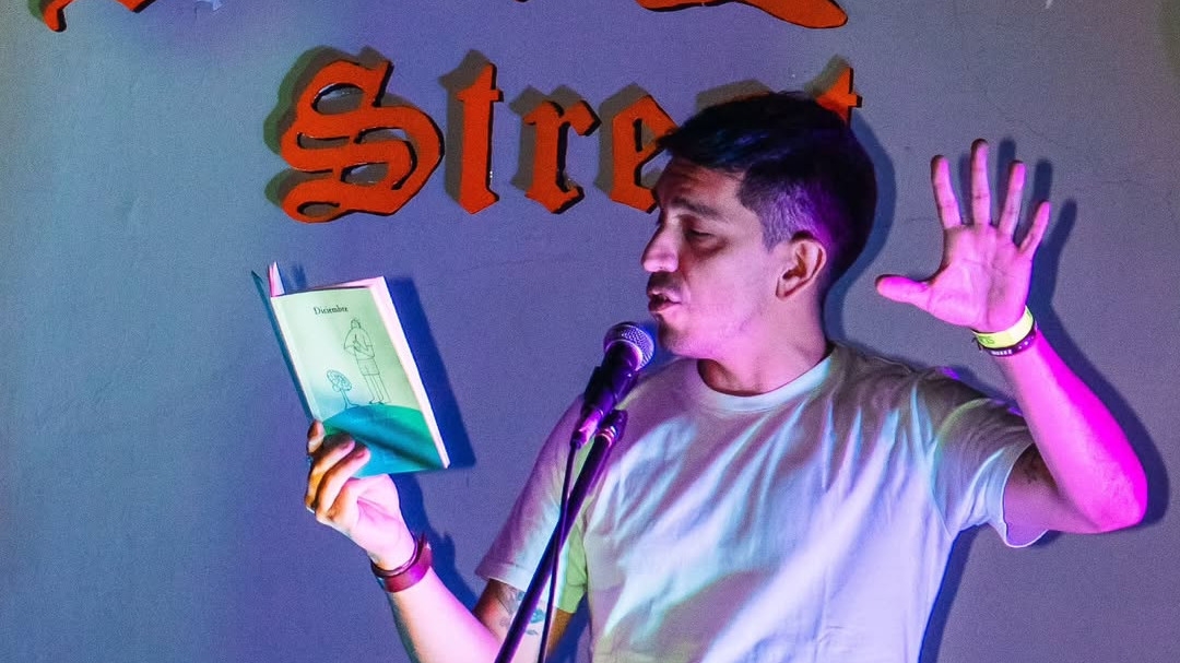 La poesía barrial vuelve al centro de la escena con el Slam Reloj de Arena