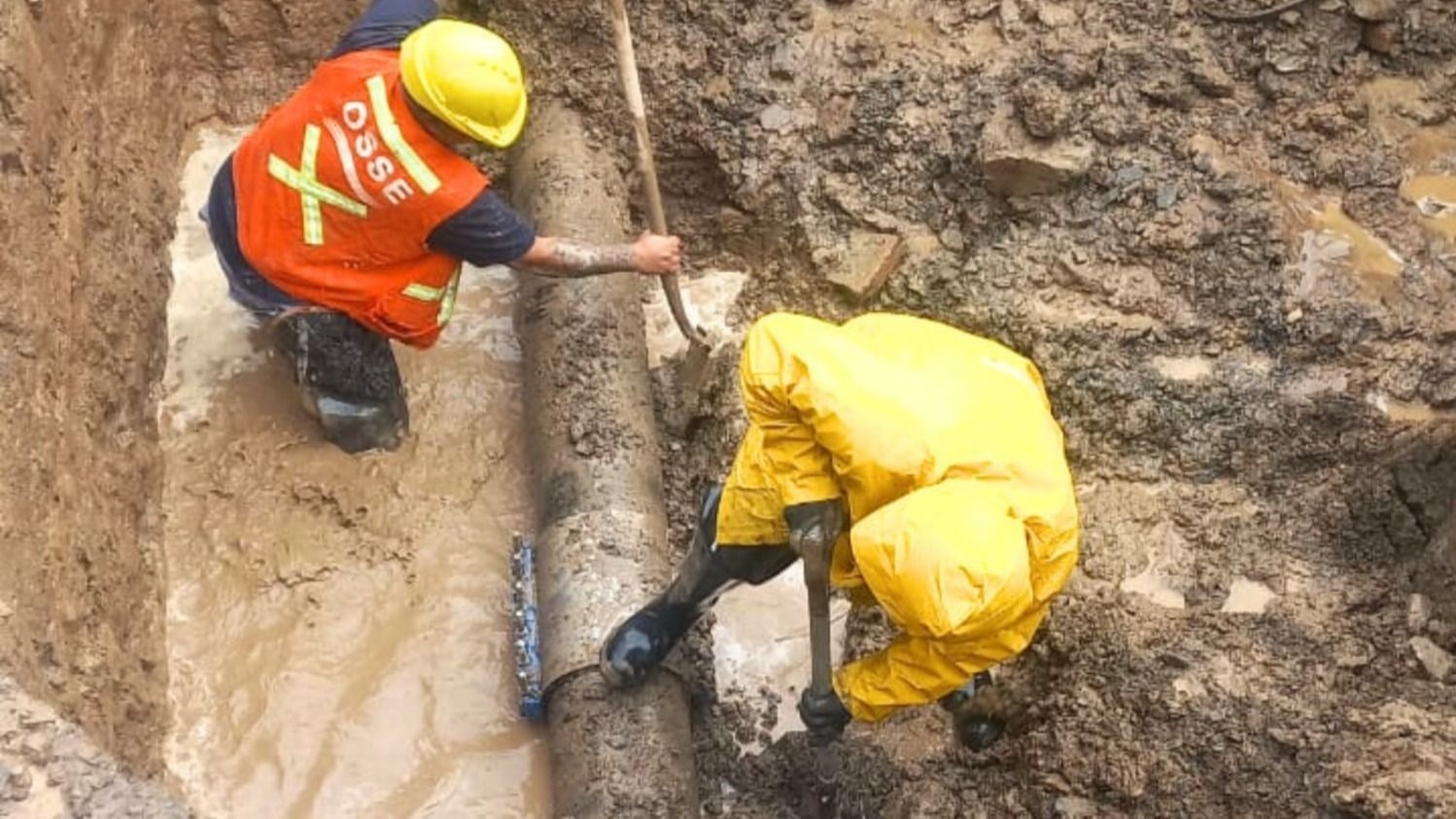 La reparación de un caño afecta al servicio de agua potable en Rawson