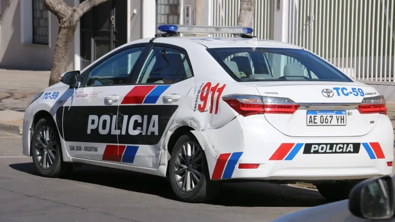 Encontraron sin vida a un hombre dentro de su camioneta en Rawson