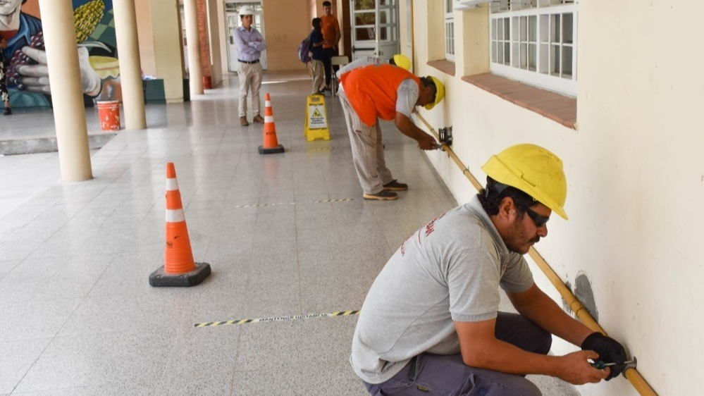 Con obras y limpiezas, preparan las escuelas sanjuaninas para el inicio de clases 