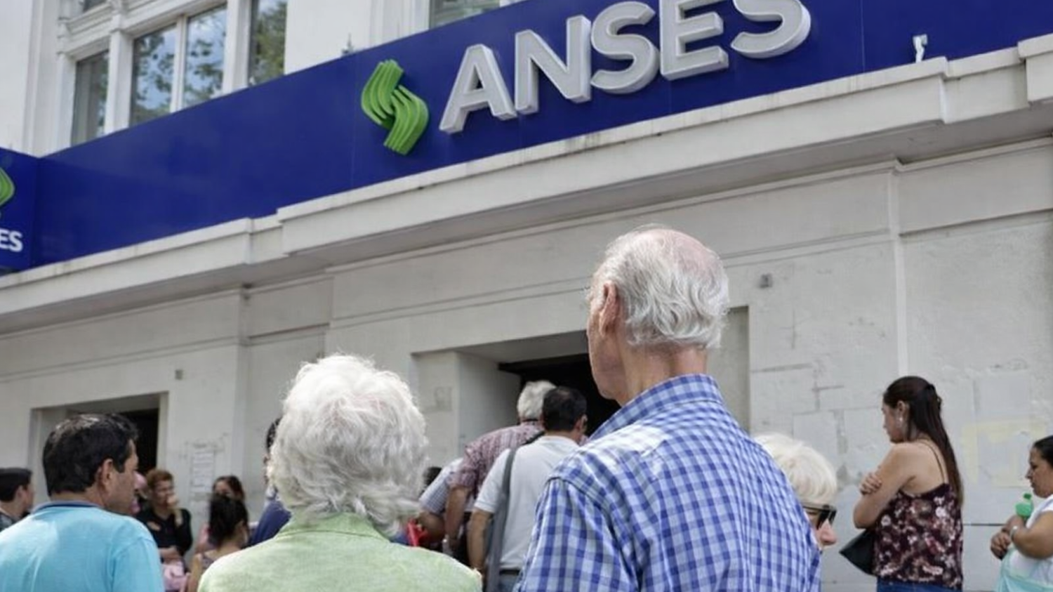 Jubilaciones: cuánto aumentan en marzo tras la inflación de enero