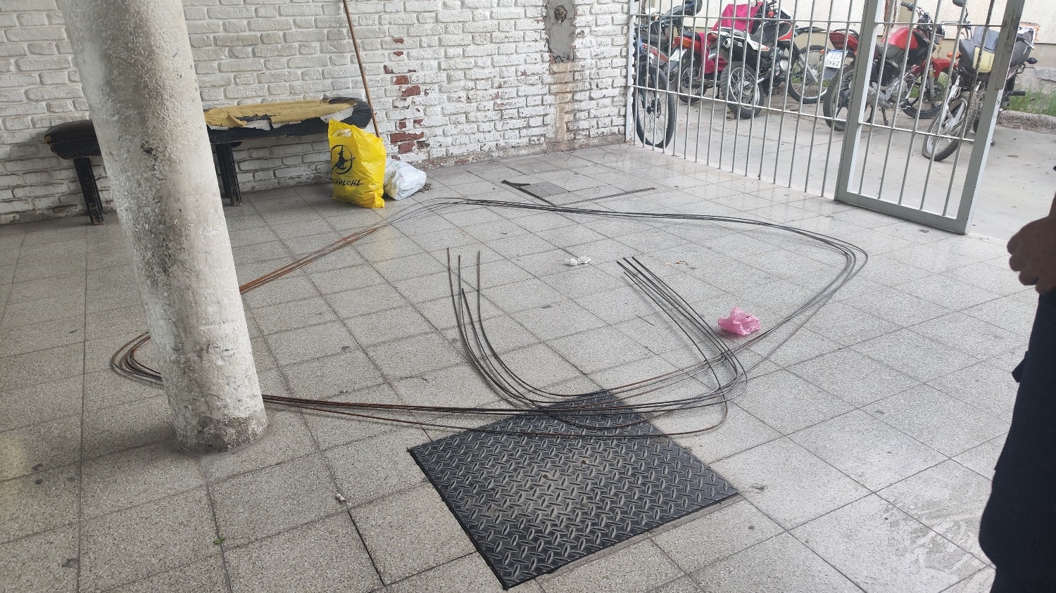 Detuvieron a una pareja tras robar en una obra en construcción en Rivadavia