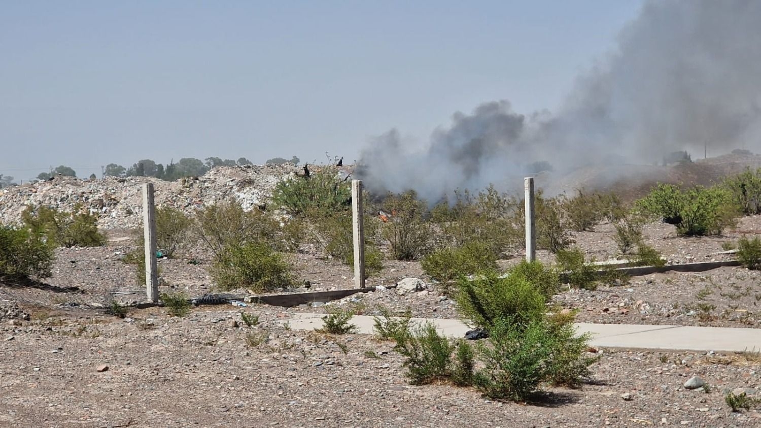 Quema ilegal de residuos en Chimbas genera alarma social y sanitaria