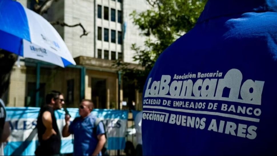 Bancarios acordaron suba del 2,9% y el básico supera los dos millones