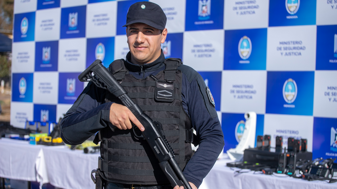 Buscan ampliar los casos de uso de armas en policías