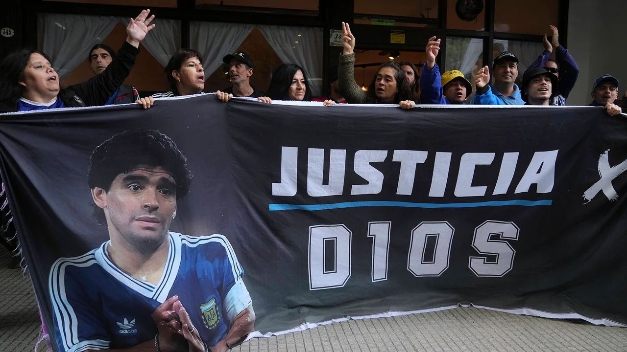 Los herederos de Maradona siguen en guerra contra Morla