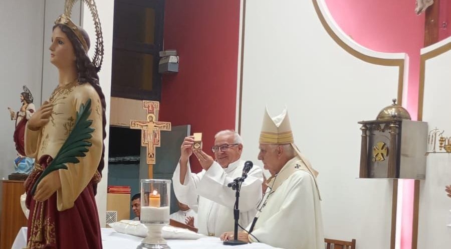Jorge Lozano entregó reliquias de primer grado al Centro Evangelizador Santo Cura Brochero