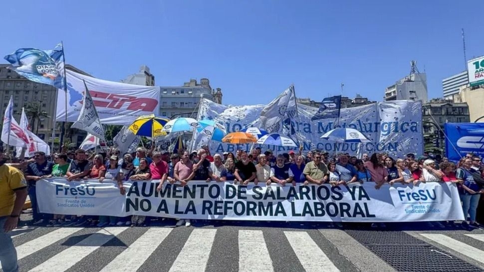 Paro general: el Gobierno descontará el día a estatales que adhieran