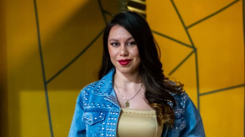 La voz de Nina Escudero la rompió en la peatonal de Miramar