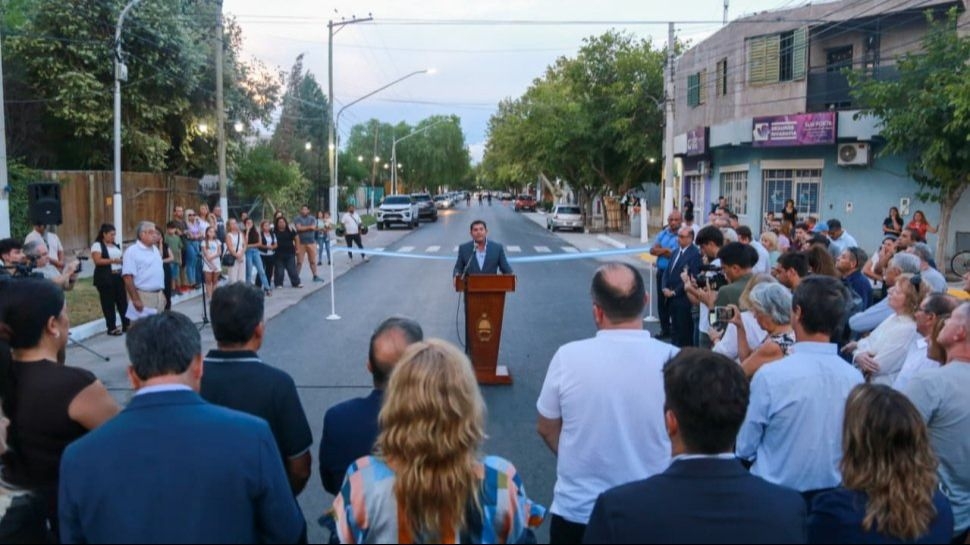 Orrego inauguró nuevo asfalto en Rivadavia y anunció una doble vía