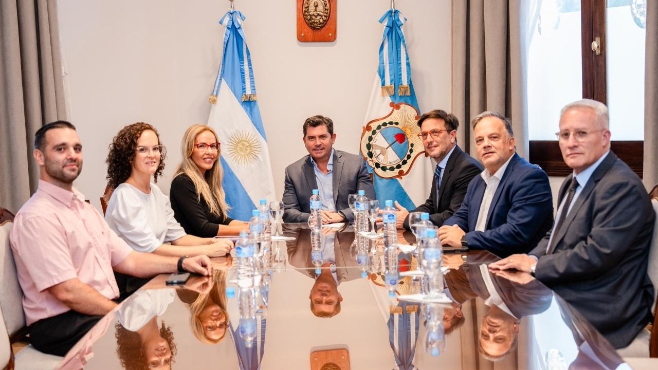 Orrego se reunió con autoridades de Golden Mining de la mina Hualilán