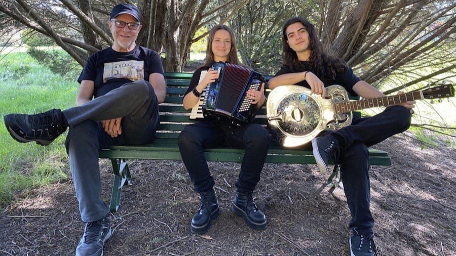 León Gieco se presentará en el Teatro Sarmiento junto a Joana Gieco y Alejo León