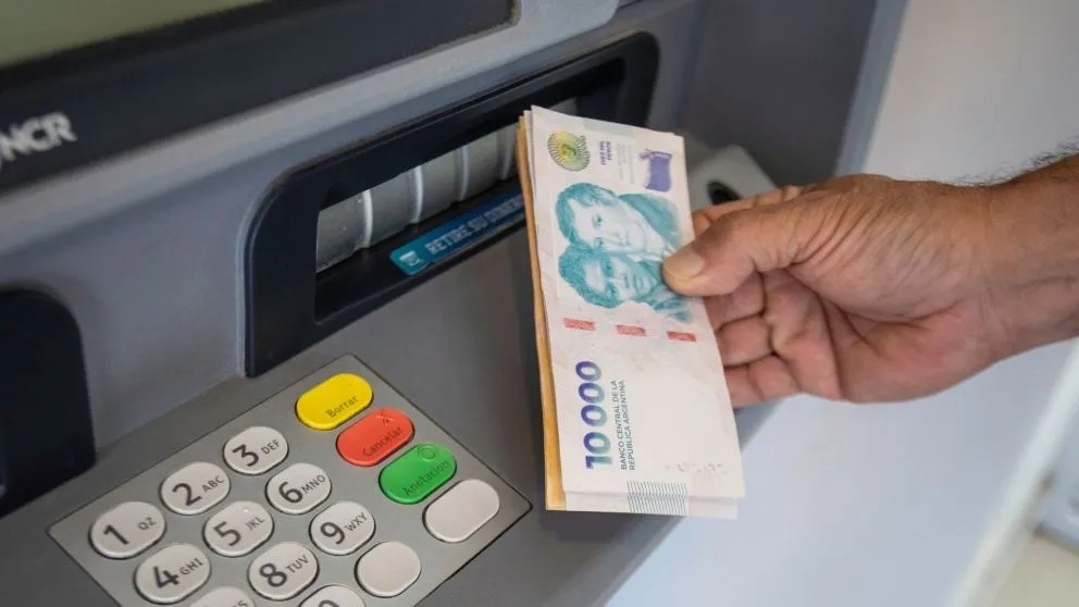 Empleados públicos cobran el 28 de febrero y suman plus por Escolaridad