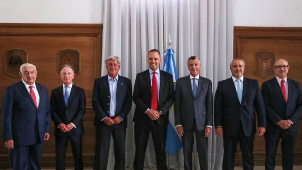 Adorni recibió al G6 para debatir sobre la reforma laboral y el rumbo económico