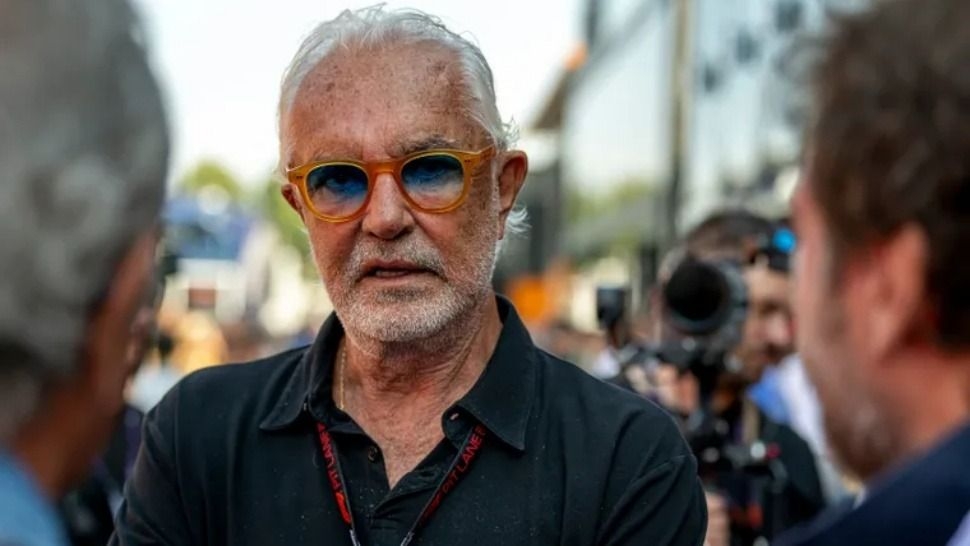 Briatore de Alpine tildó a la F1 2026 de “desperdicio de ingeniería”