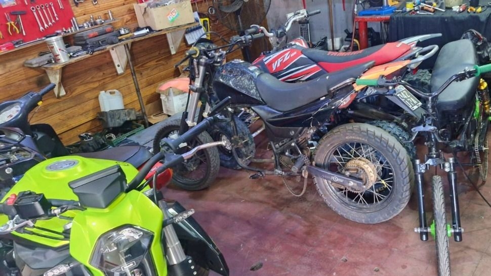 En un importante operativo recuperaron una moto y herramientas robadas