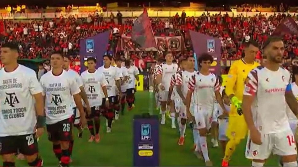 Newell’s mostró apoyo a la AFA y hubo silbidos