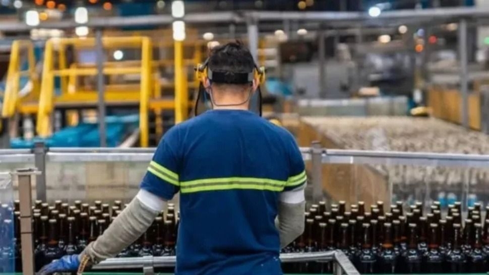 Una importante cervecería anunció retiros voluntarios en su planta