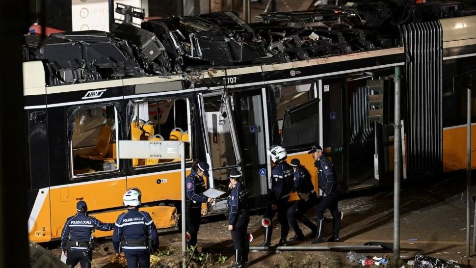 Tragedia en Milán: un tranvía descarriló y dejó muertos y heridos