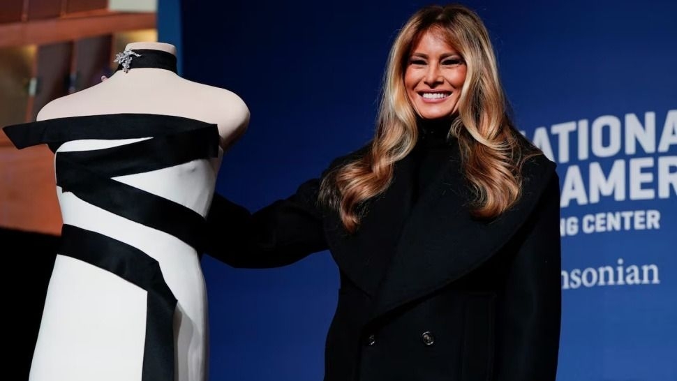 Melania Trump donó uno de sus vestidos favoritos a un museo